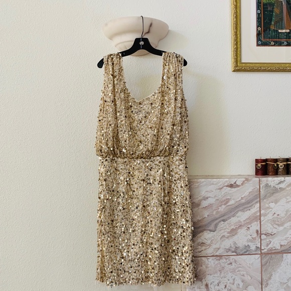 Aidan Mattox Dresses & Skirts - Gold and white sequin dress